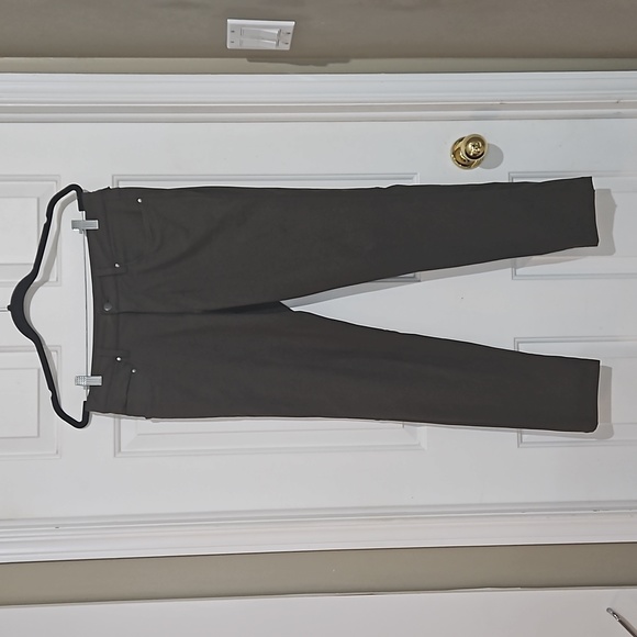 Lululemon ABC Pant Skinny - Picture 3 of 9